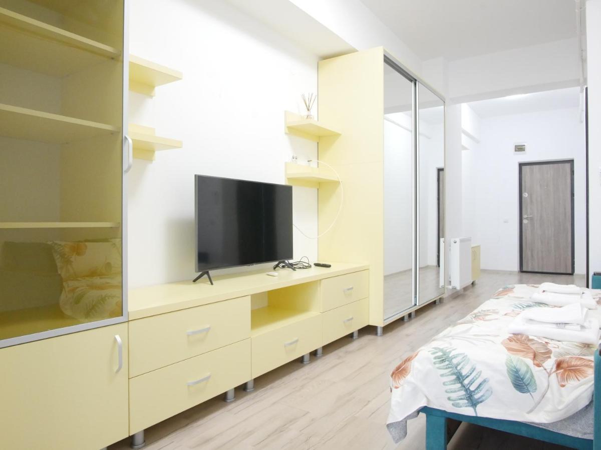 ياش Re Dowtown Apartments - Palas Mall Studio المظهر الخارجي الصورة