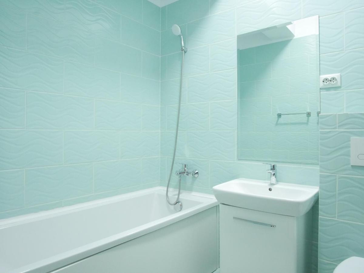 ياش Re Dowtown Apartments - Palas Mall Studio المظهر الخارجي الصورة